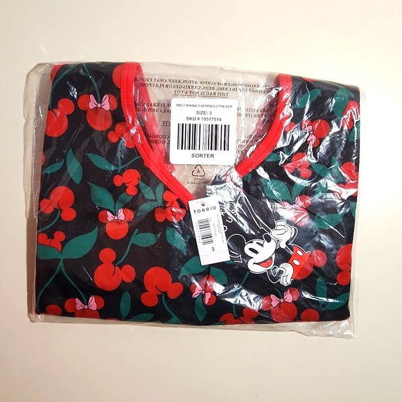 ❤️NWT VINTAGE TORRID BRA DISNEY MICKEY MOUSE BRALETTE CHERRIES PRINT - WIRELESS - Picture 8 of 12